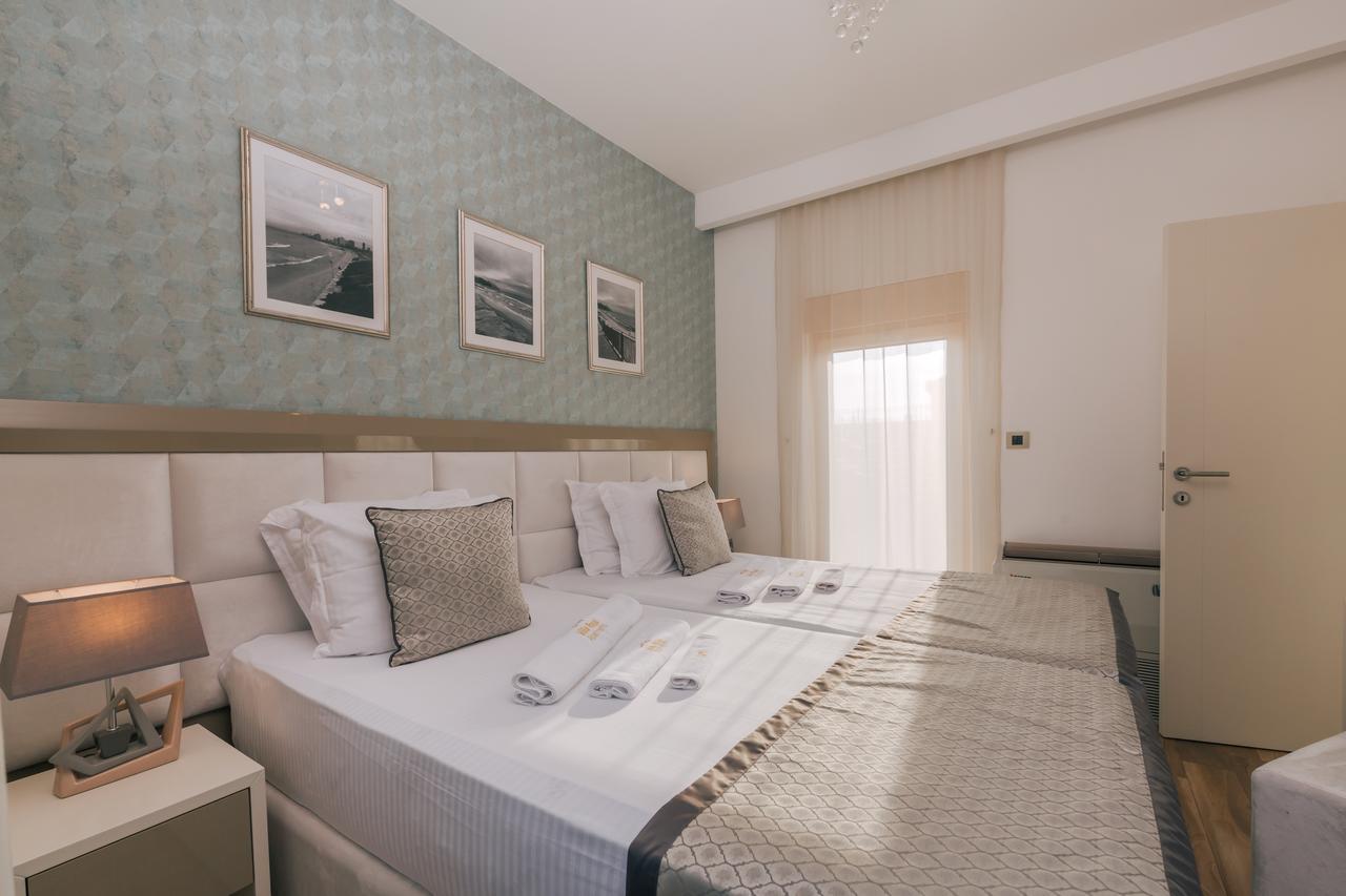 Villa Royal Apartments Tivat Exterior photo